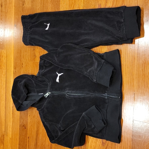 Puma Other - Girls Puma velour sweat outfit